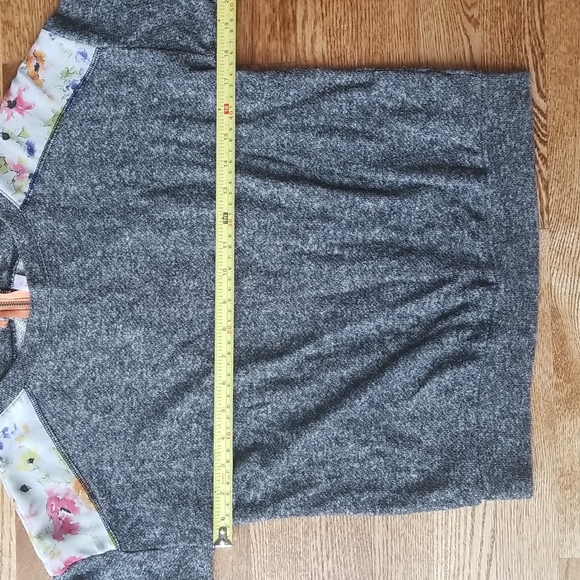 (S) Xhilaration Long Sleeved Top Sweet Full Length Back Zipper Patterned Detail - Picture 5 of 8